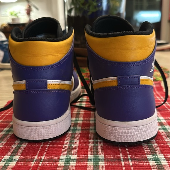 Nike Air Jordan Mid “Lakers” - Picture 4 of 7